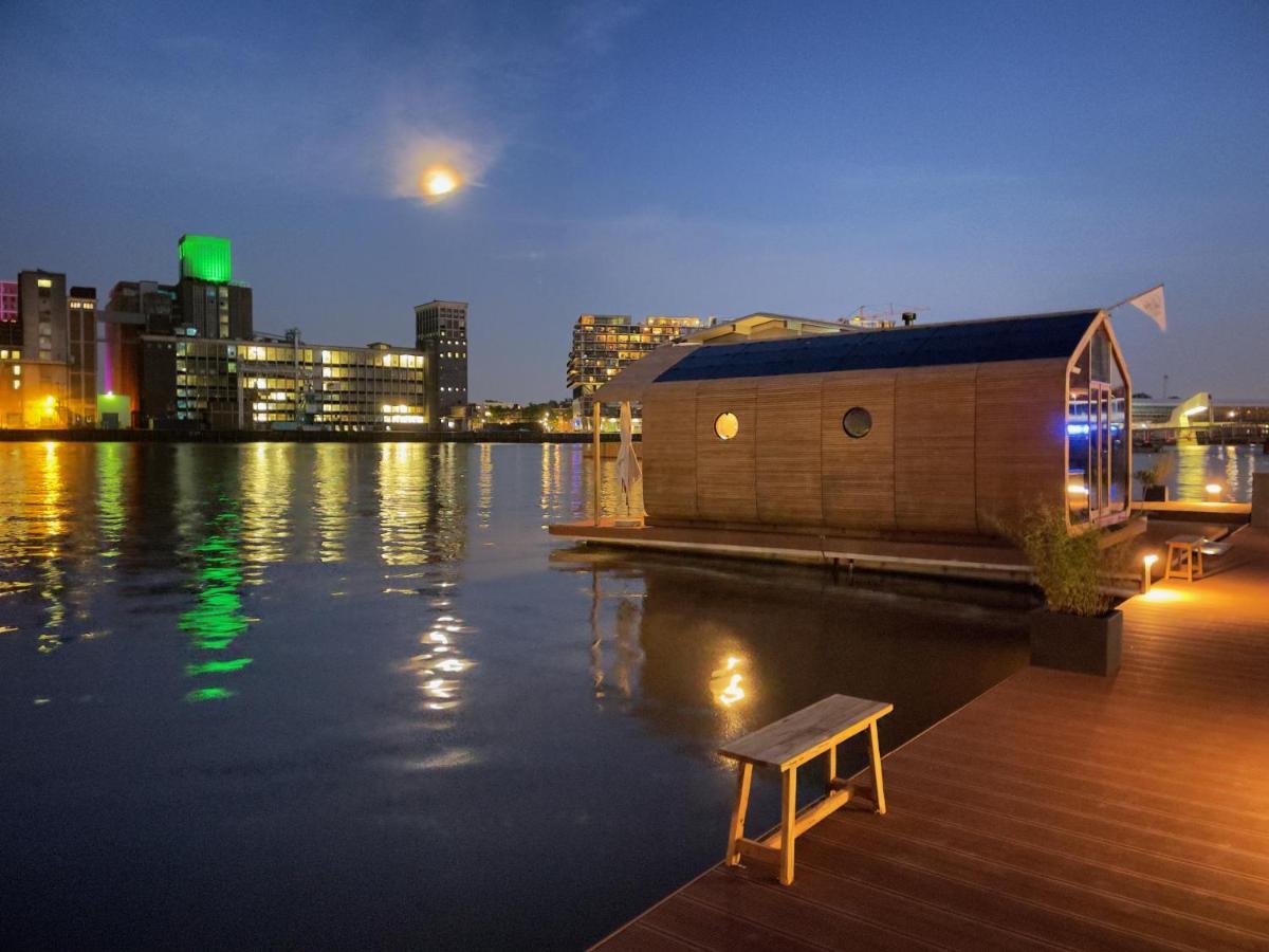 Hotel Wikkelboat Nr2 At Floating Rotterdam Rijnhaven Exterior foto